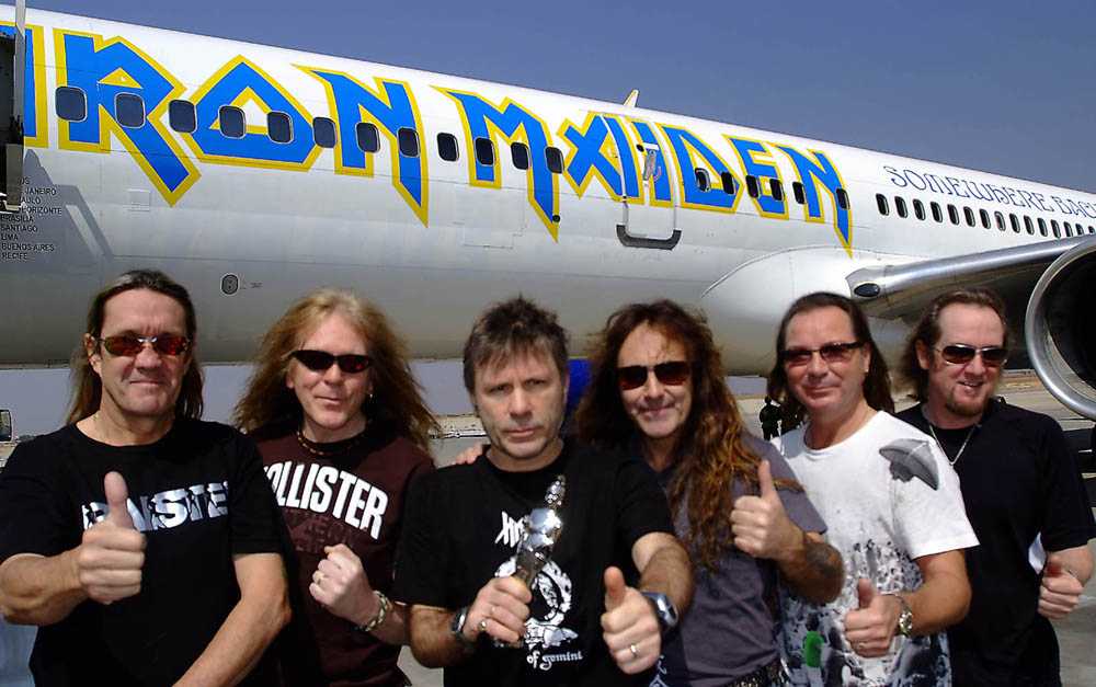 Группа самолет отзывы. Iron Maiden. Самолет Iron Maiden. Группа Айрон мейден. Самолет Айрон мейден.