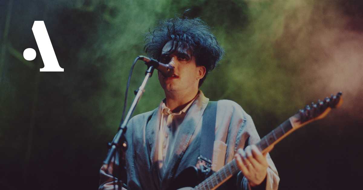 4 мая 1982 года вышел альбом The Cure Pornography, который завёл группу и её лидера Роберта Смита в самые мрачные глубины сознания