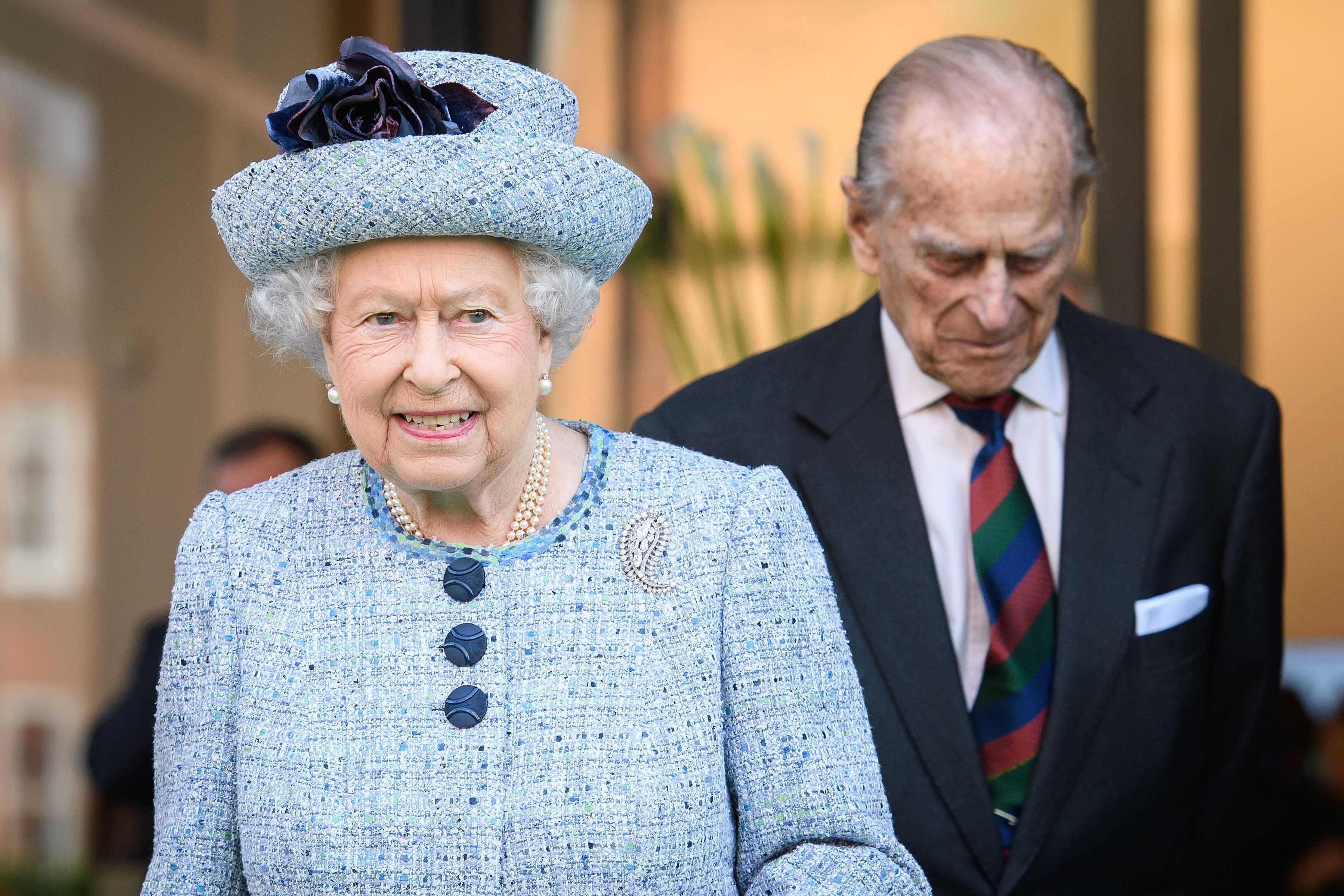 Queen elizabeth dies at 96, ending an era for britain